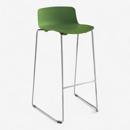 S_vesper3a_still_foresta-Photoroom